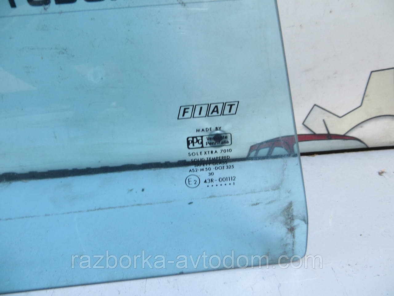 Скло заднього правого дверей Fiat Croma (1986-1996)