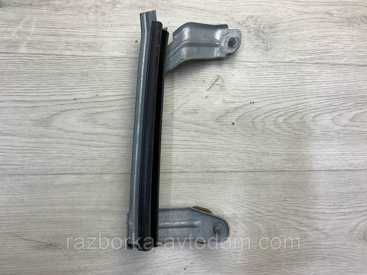 Напрямний ущільнювач скла дверей передньої правої Peugeot 407 (04-11) OE: 9300N3 фото 2