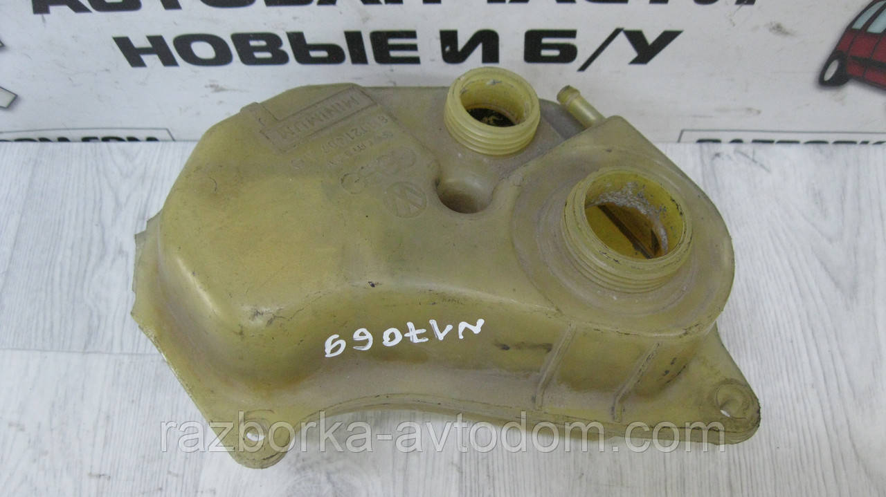 Бачок розширювальний Audi 80 B2 (1978-1987) OE: 811121407A
