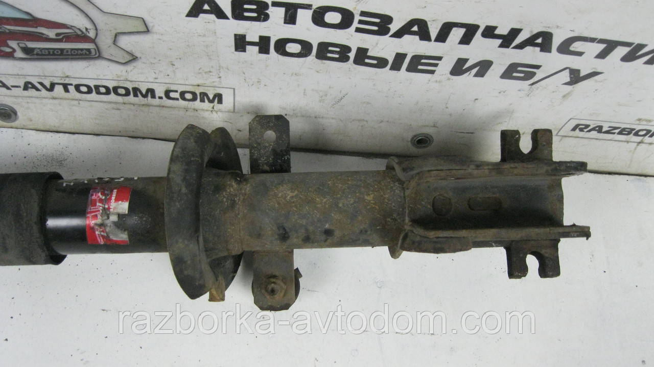Амортизатор передній правий/лівий Renault Trafic (2000-2014) OE:8200212633