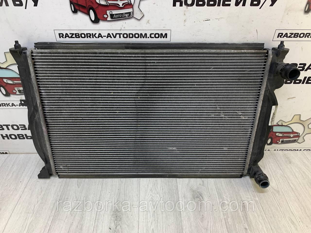 Радіатор охолодження двигуна Skoda Superb (02-08) OE: 8D0121251