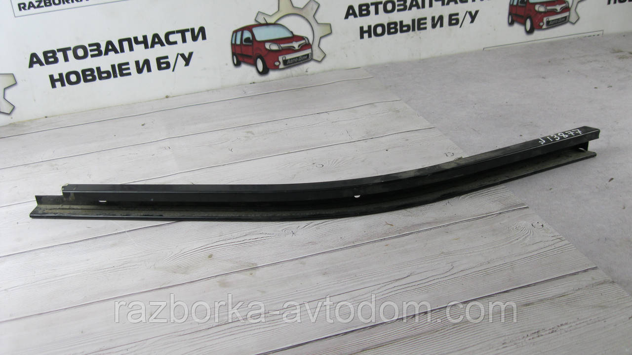 Напрямна салазка дверцят бічного зсувного правого нижня Opel combo (01-11) OE:24403080 фото 2