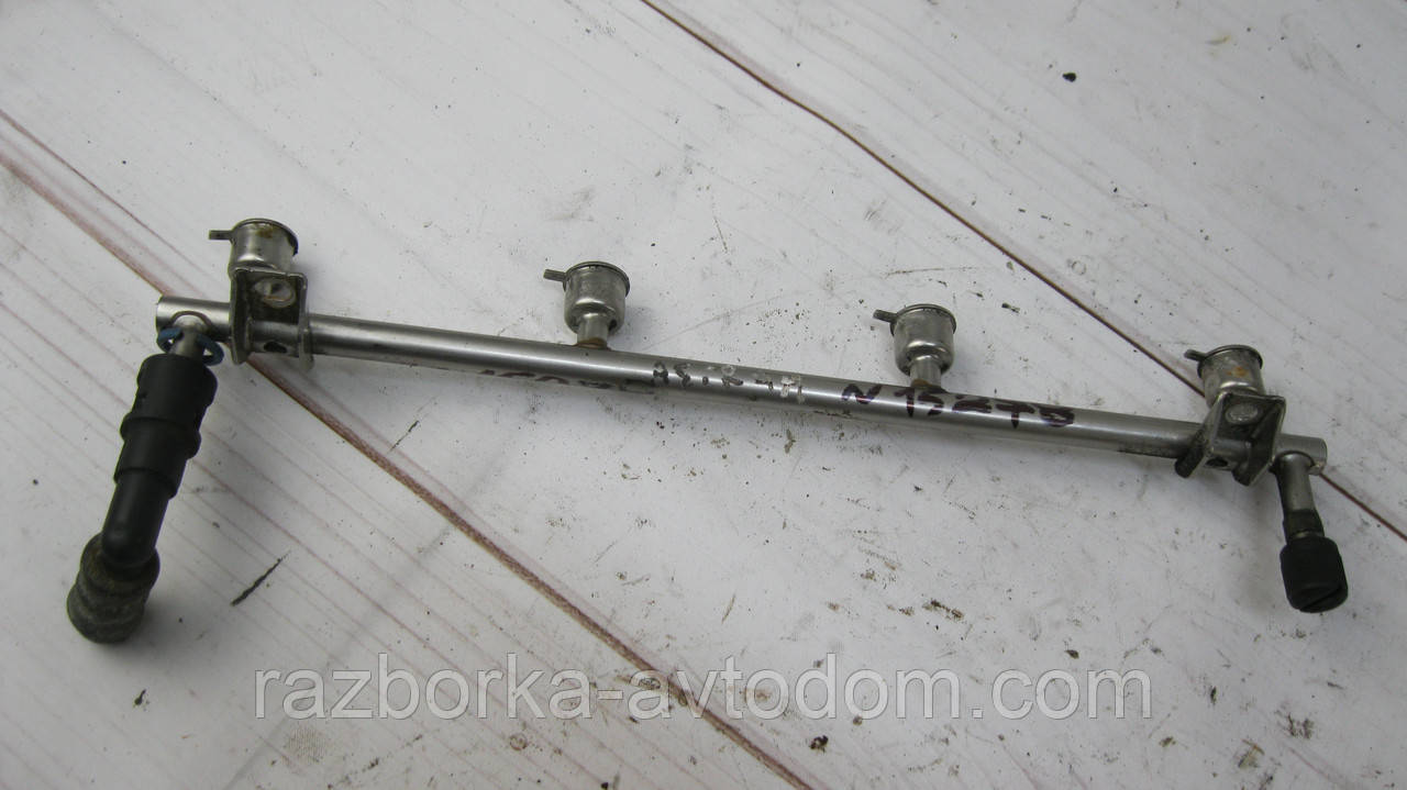 Паливна рампа форсунок Opel Astra H, Vectra C, Chevrolet Cruze 1,8i OE:55353803