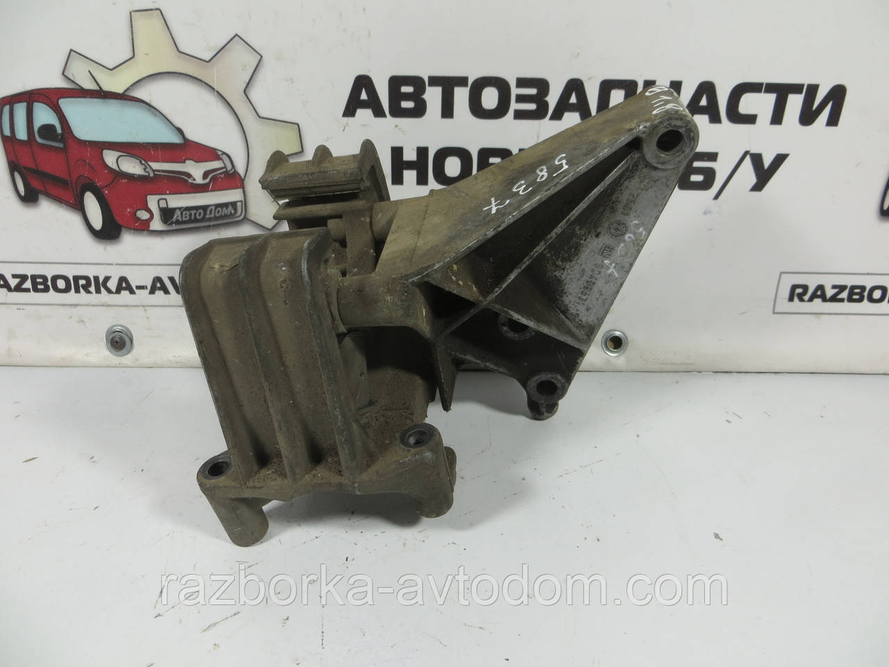 Кронштейн + подушка двигуна OPEL VECTRA B (1995-2003) ОЕ: 90496531