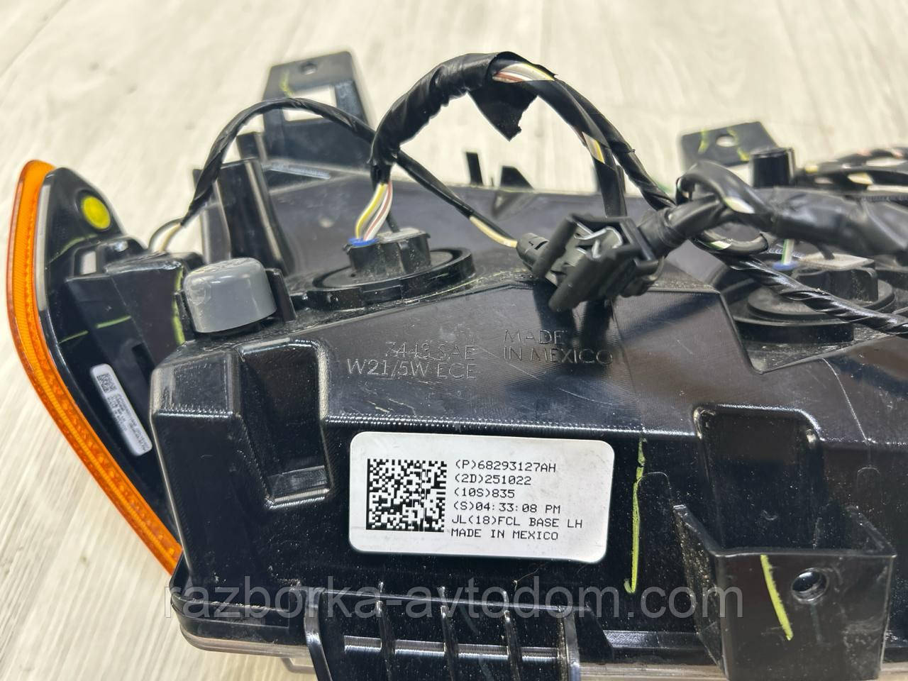 Покажчик повороту в бампері (повторювач) лівий Jeep Wrangler JL (18-23), Gladiator (20-23) OE:68293126AH Б/У