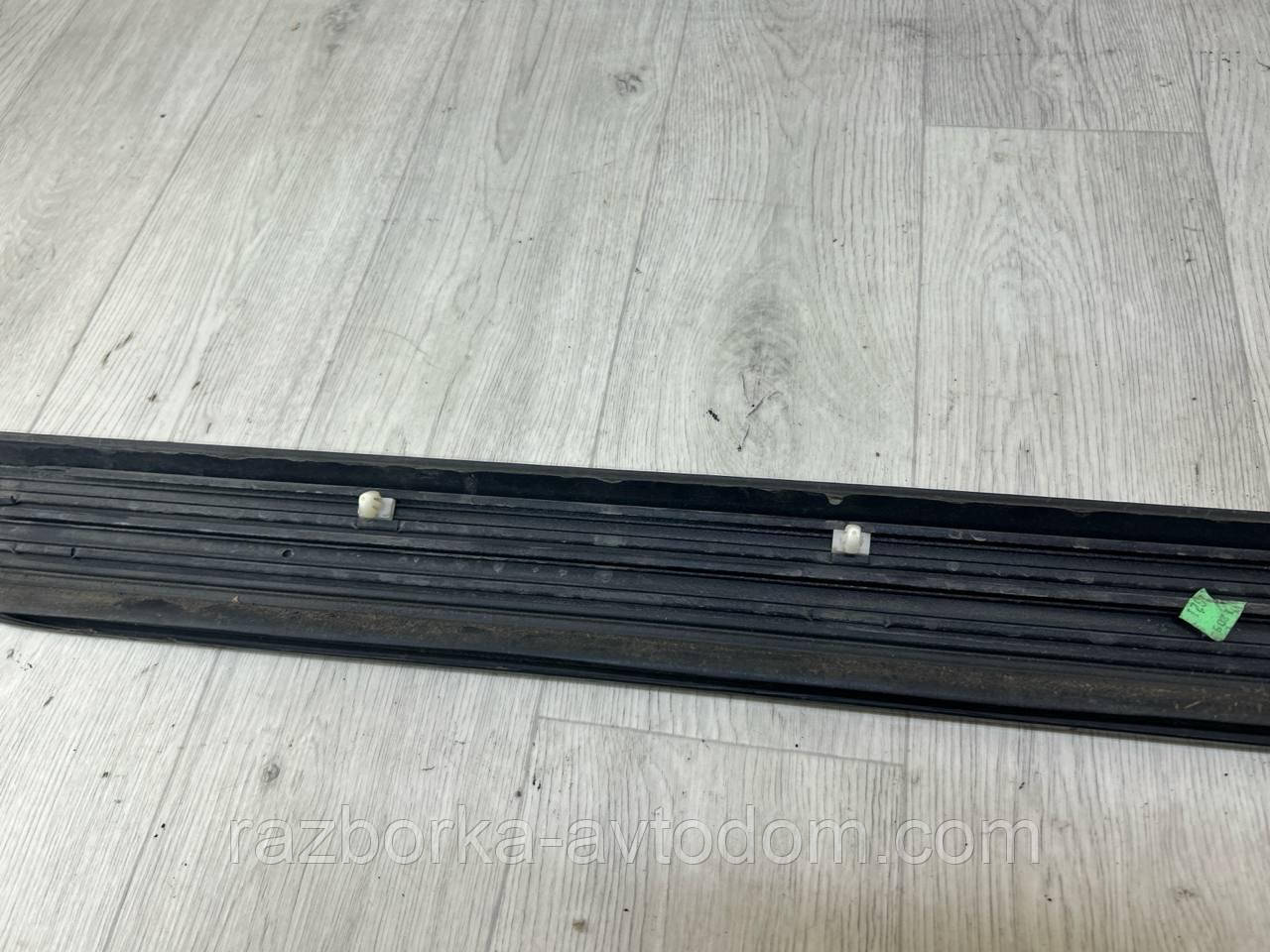 Накладка/ молдинг дверцята задній лівий SKODA Superb 1 (02-08) OE:3u5854949b