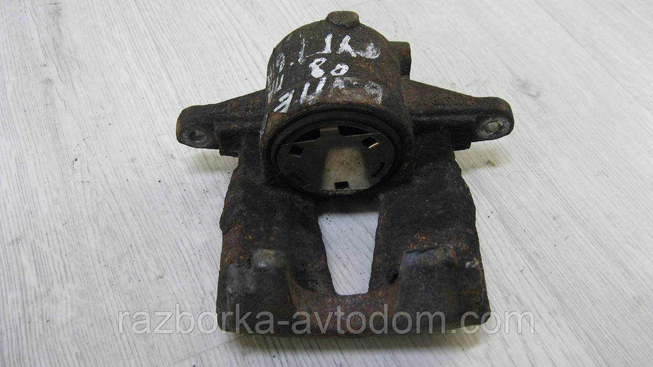 Суппорт передній правий (без скоби) R14 Peugeot Bipper (2008-), Citroen Nemo (2008-), Fiat Fiorino-Qubo (2007-) OE: 77364398