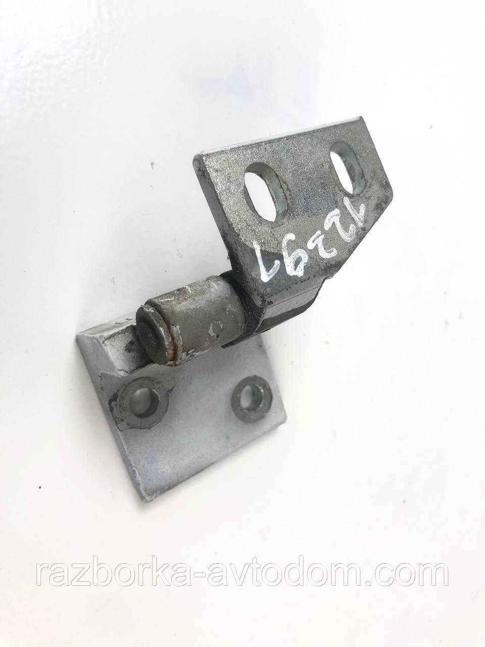Петля дверей передня права нижня Citroen Berlingo (02-09) OE: 9035 99