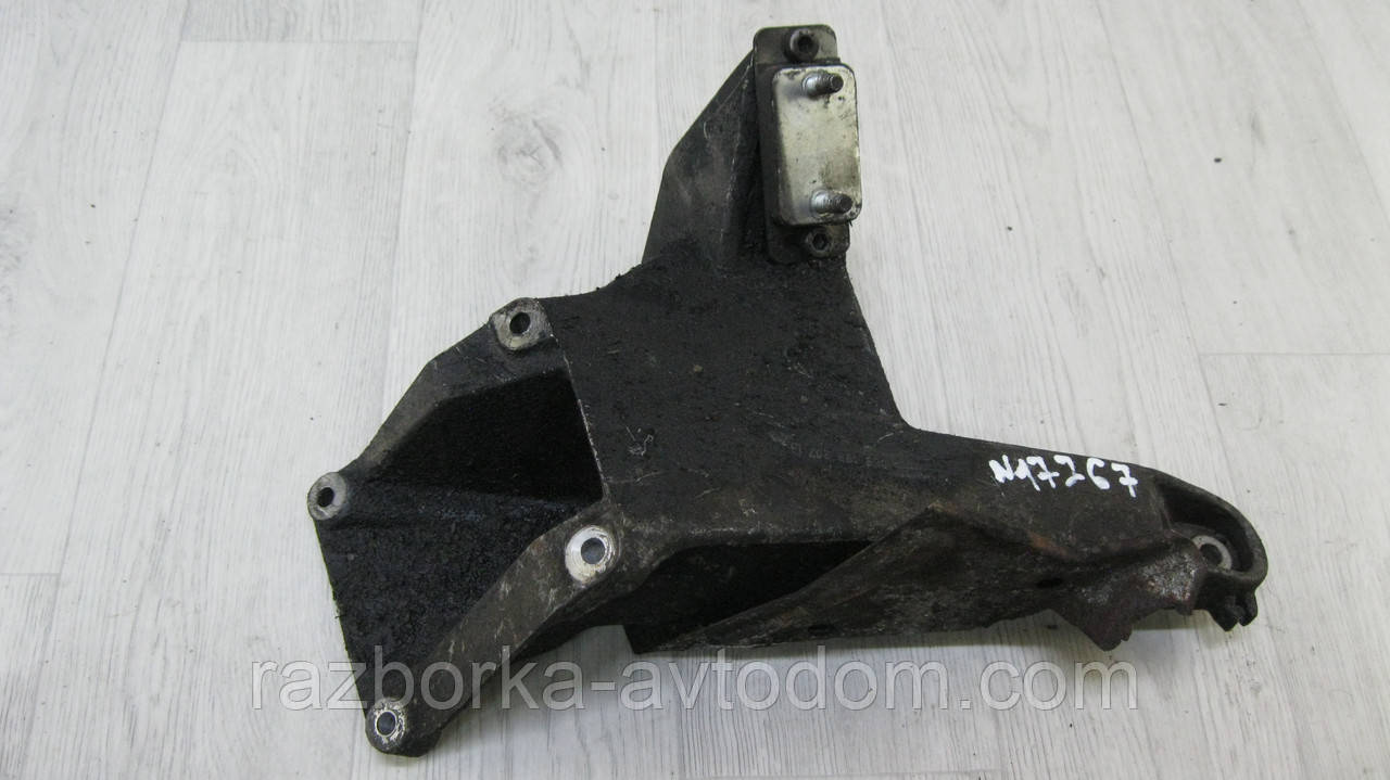 Кронштейн двигуна VW Transporter T3 (1979-1992) OE: 068199207B