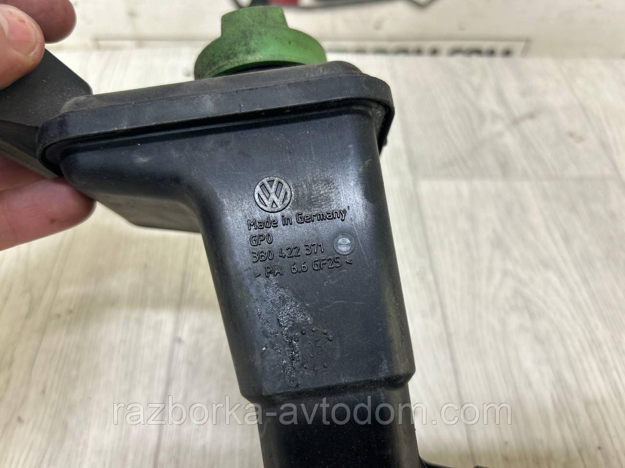 Бачок гідропідсилювача SKODA Superb 1 (02-08), VW Passat B5 OE:3b0422371
