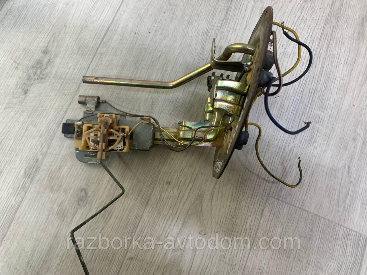 Датчик рівня палива Nissan Sunny N13 (1986-1991) 1.3 -1.6 OE:8033001125825