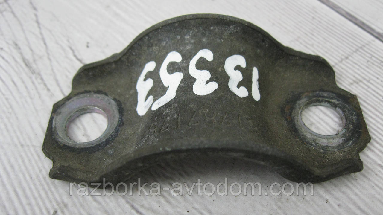 Кріплення стабілізатора переднього Peugeot Bipper (08-), Citroen Nemo (08-), Fiat Fiorino (07-) OE:51787176