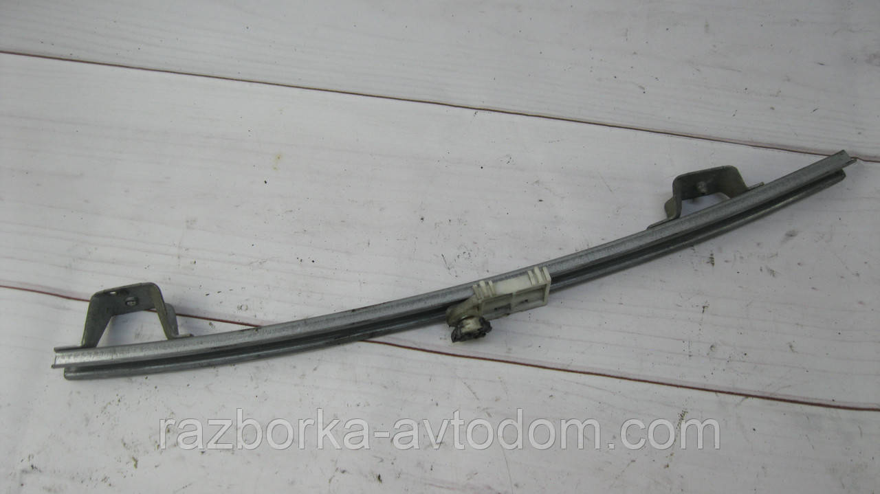 Напрямна скло передньої правої/лівої дверей Opel Corsa C (2000-2012) OE:13141974