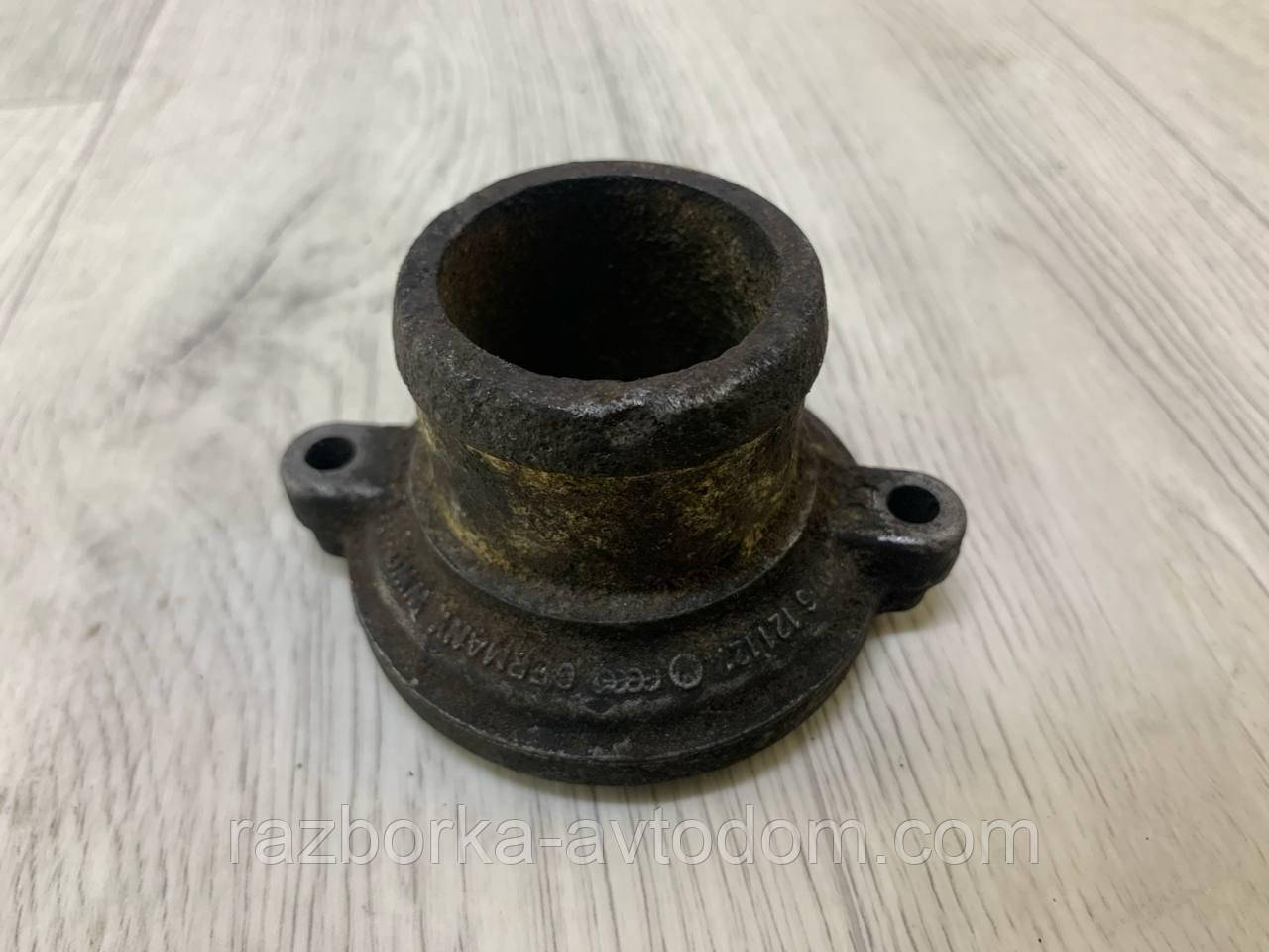 Фланець системи охолодження VW Lt28-55 (1975-1996) OE: 076121121. фото 2