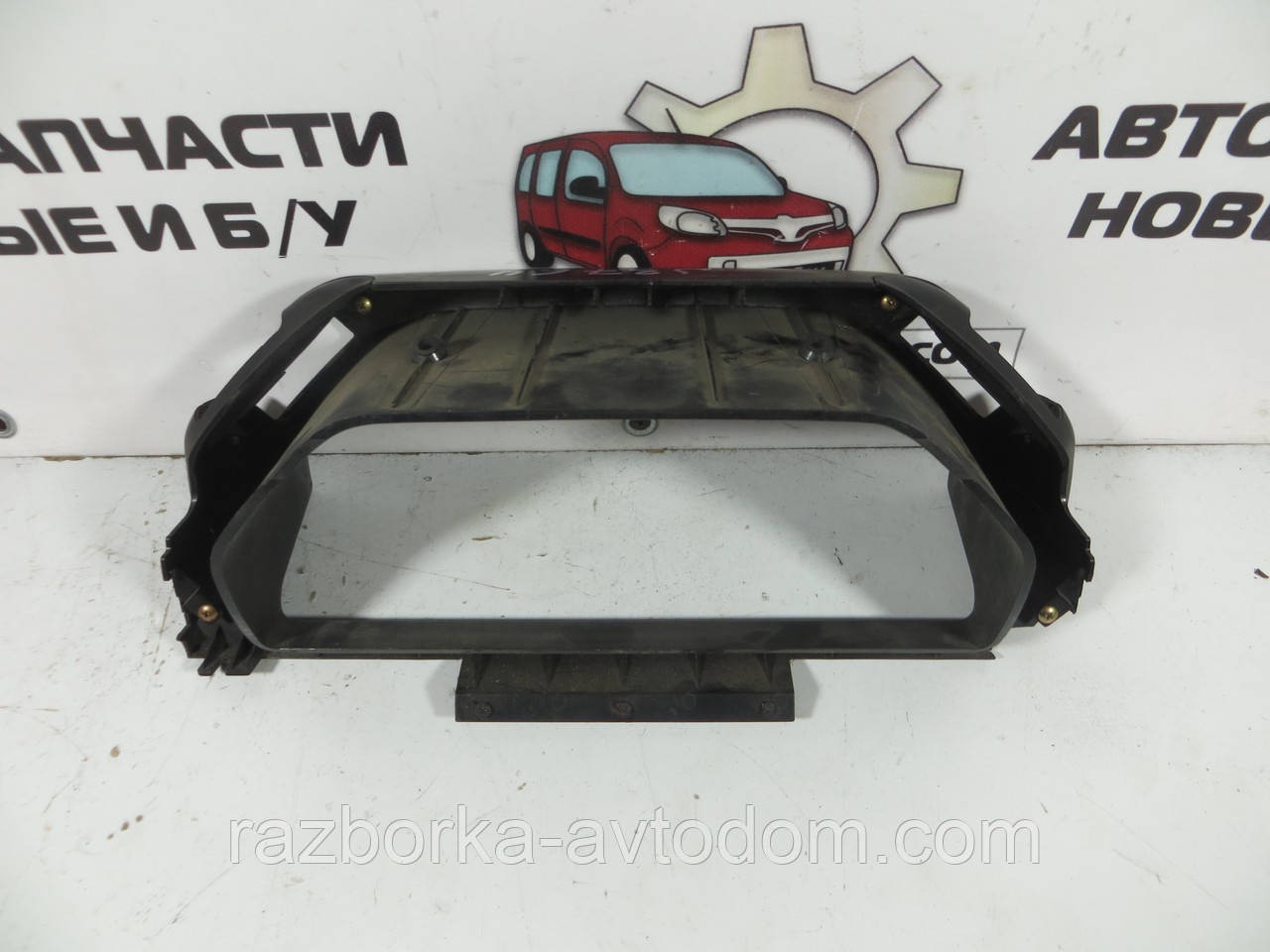 НАКЛАДКА / ОБЛІЦИВКА / КАХТА ПАНЕЛІ ПРИБРОВ Mitsubishi Colt C50 (1988-1992) OE:MB522752