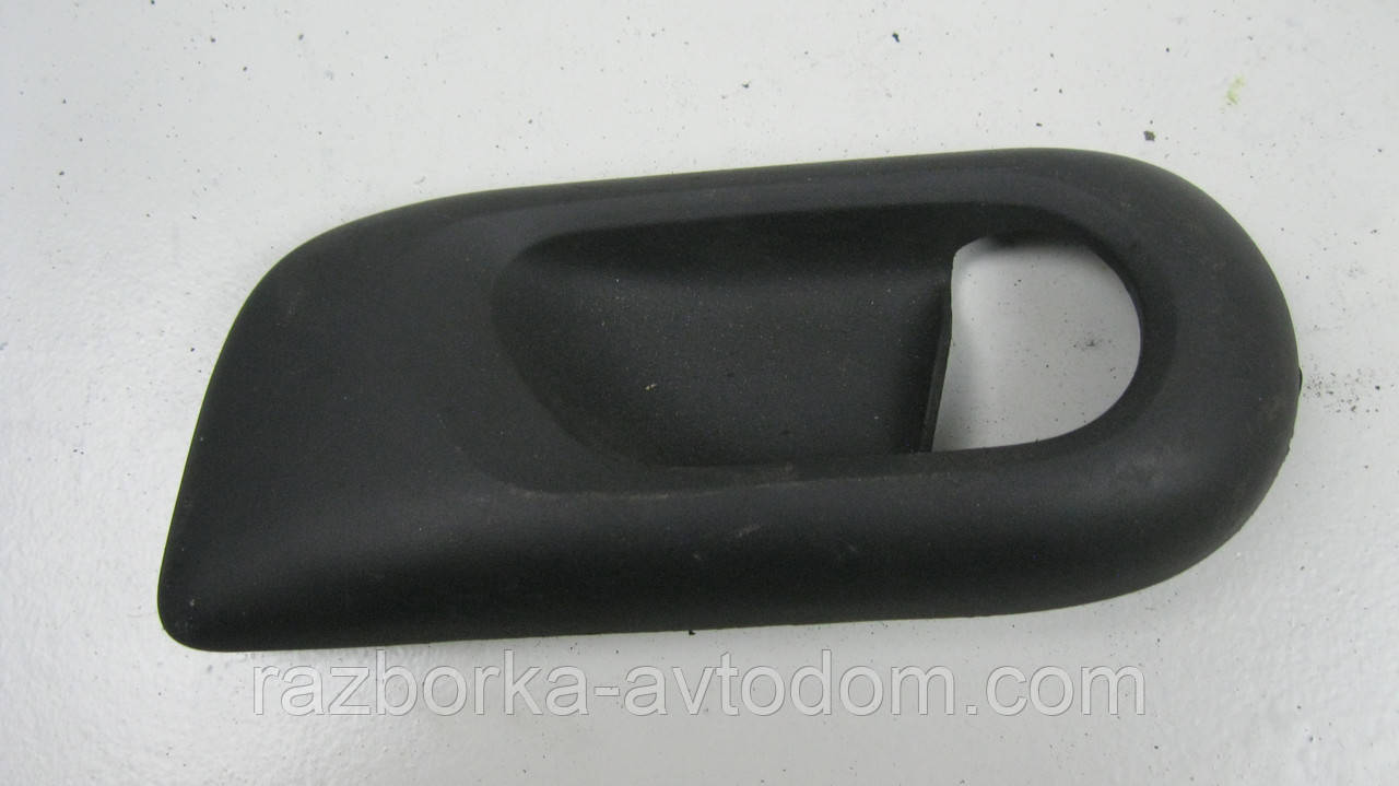 Накладка ручки задньої правої дверей внутрішня Opel Corsa C (2000-2012), Combo (2001-2011) OE:13107020 фото 2