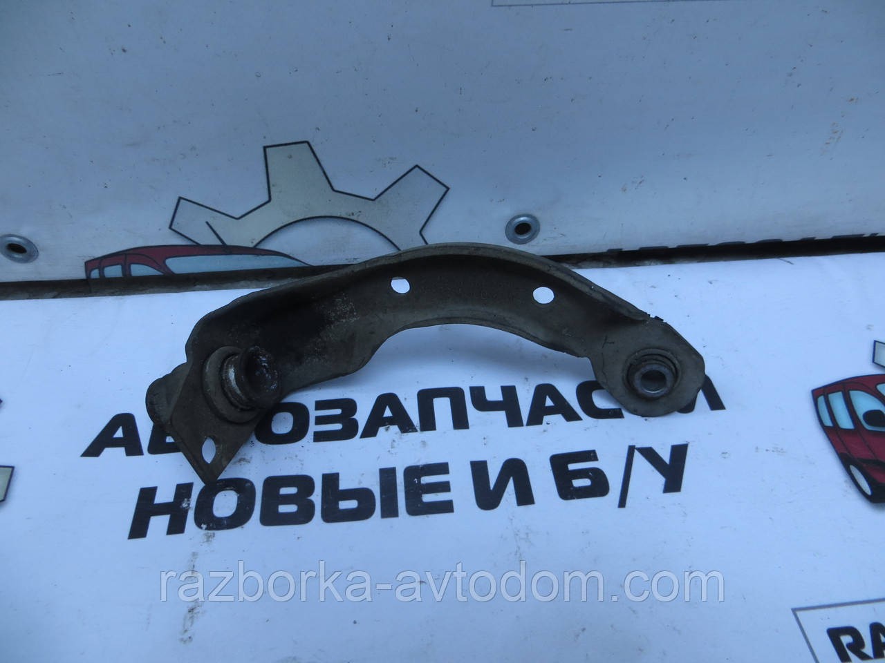 Кронштейн підрамника лівий Renault Kangoo (08-13) 8200361269 фото 2