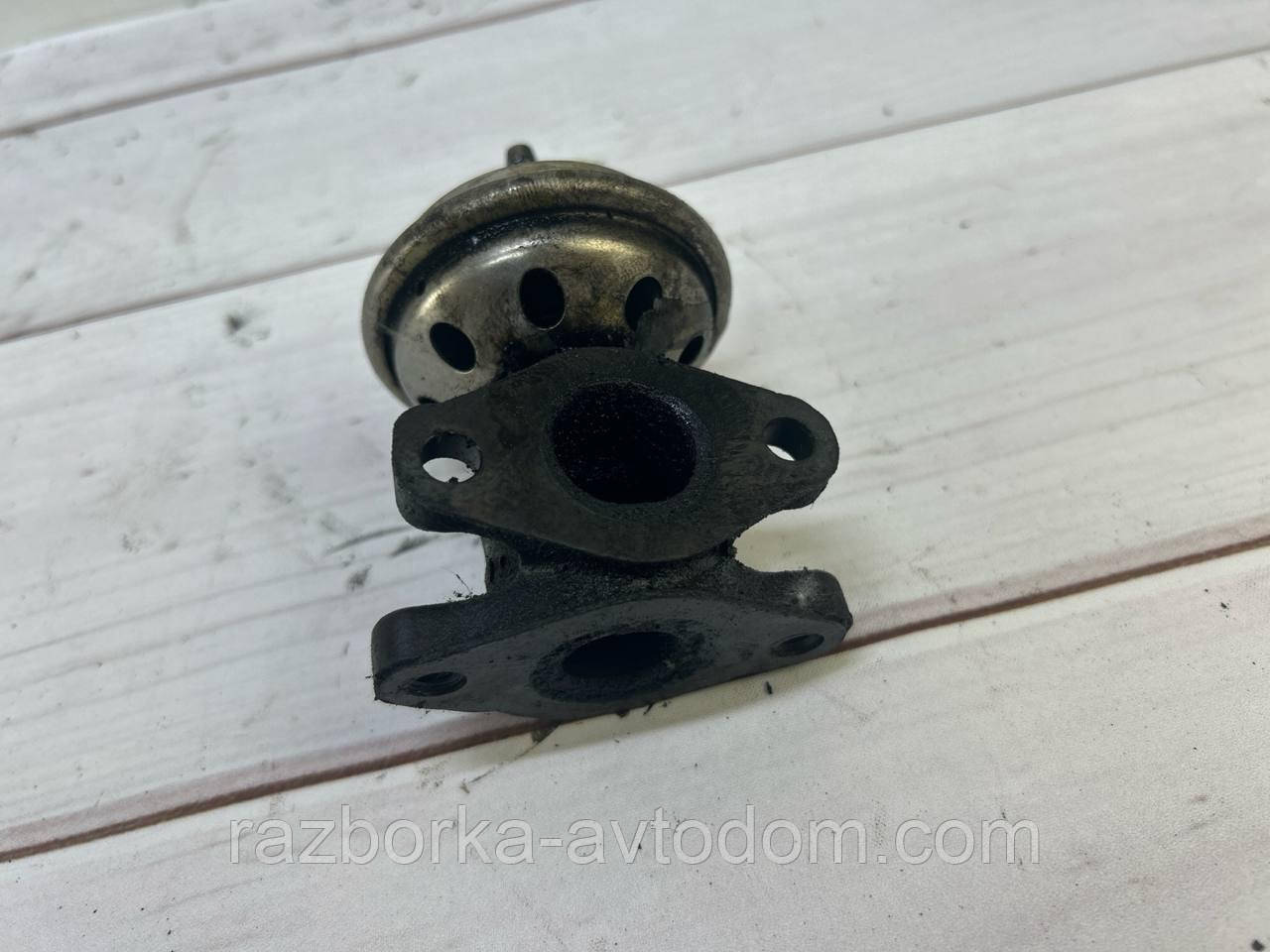 Клапан EGR ЕГР 1,9TD VW Passat B5, Transporter T4, Caddy, Audi A4 B5 OE:028131501l