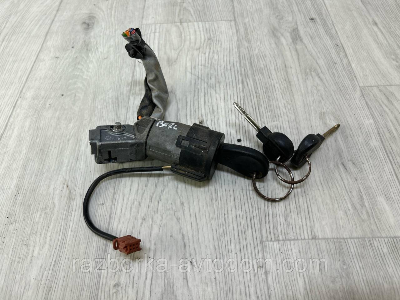 Замок запалювання (в зборі з ключем) Citroen Berlingo M53 (03-08), Peugeot PARTNER OE:4162CF