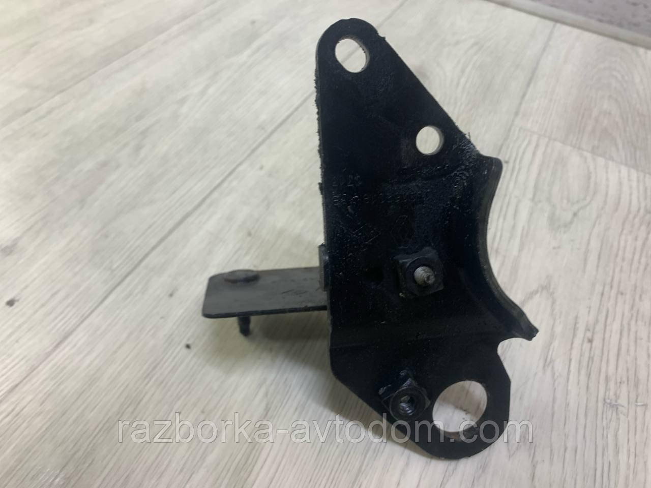 Кронштейн двигуна 1,6DCI Renault Megane 3, Scenic 3, Trafic 3 OE:241375520R