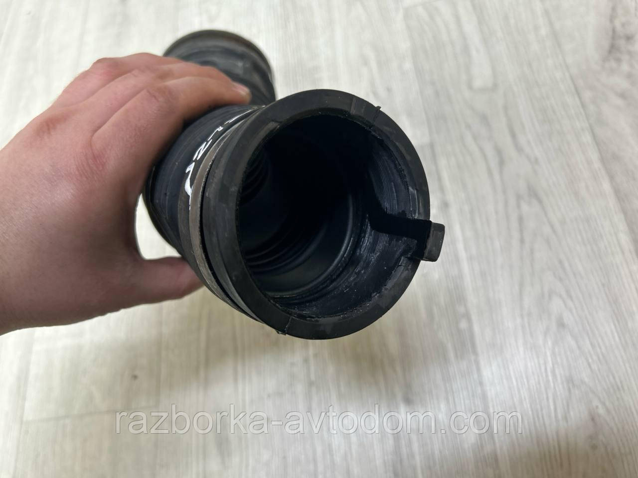 Патрубок повітряного фільтра Renault Scenic 3 (13-), Megane 3 OE:165751903r