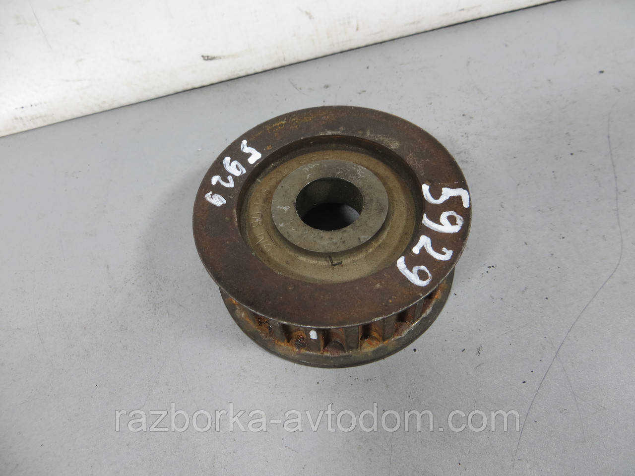 Шестірня водяного насоса/помпи Opel Kadett, Vectra A, Astra f, Calibra  ОЕ: 90128241