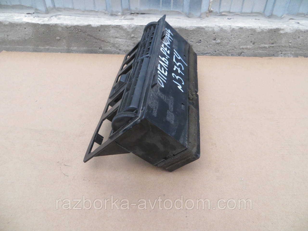 Повітропровід дефлектор торпеди центральний Opel Rekord E2 OE:GM90056240