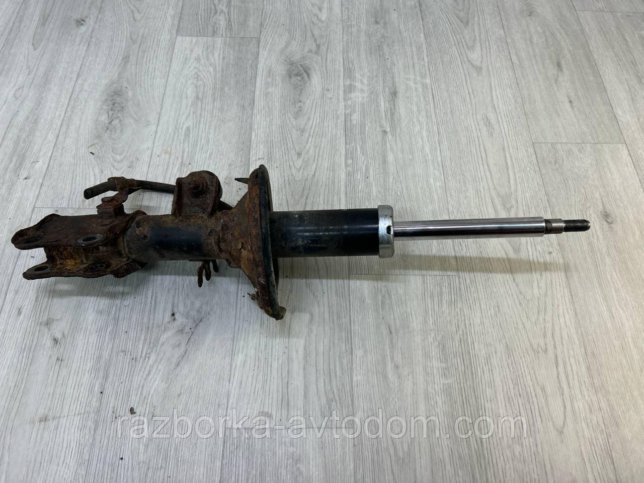 Амортизатор передній лівий Hyundai Getz (02-10) OE:546501C600