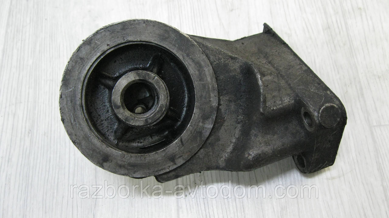 Корпус оливного фільтра VW Passat B3 (1988-1993), Audi 100 C3 (1982-1991) OE: 068115417T