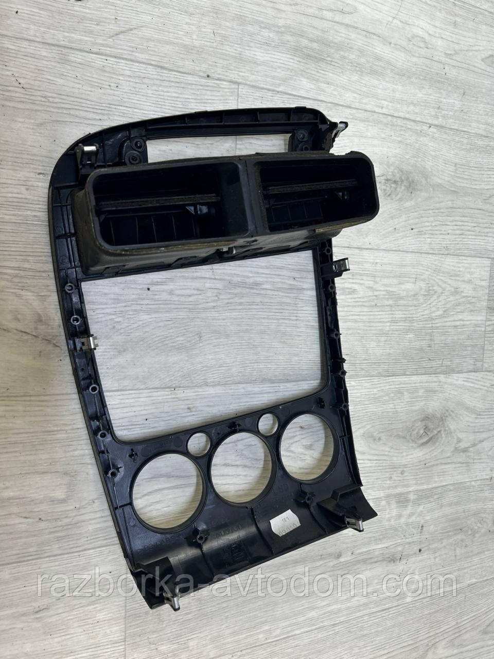 Декоративна накладка консолі центральний Toyota Avensis T22 (2000-2003) OE:55412-05130
