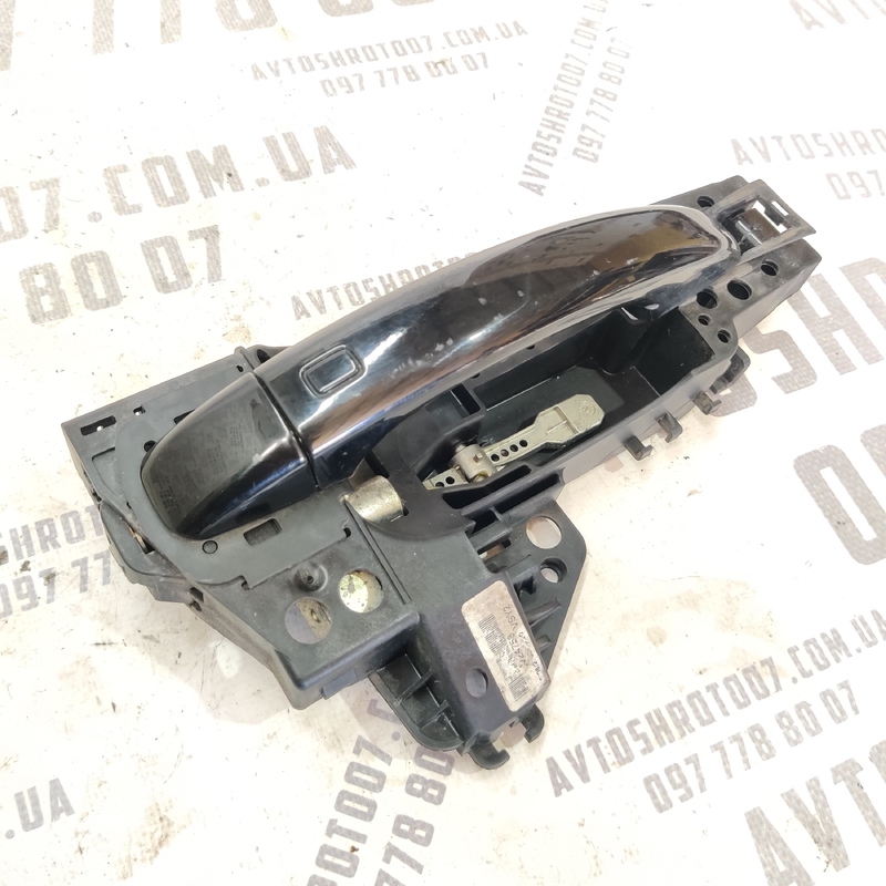 Ручка зовнішня передня права Audi A4 B8 07-15 2.0 диз