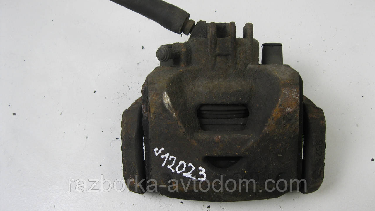 Суппорт передній правий Citroen C4 Picasso (2006-2013) OE:4400 T5