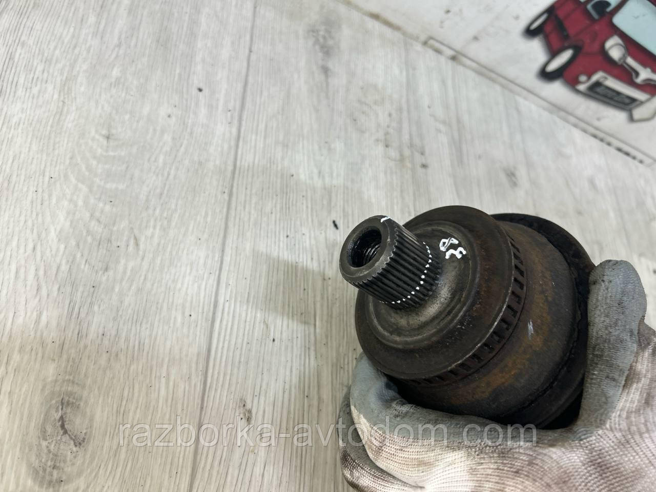 Напівось передня права (привод) 1,9TDI, 2,0TD Skoda Superb (02-08), VW Passat B5, Audi A4 B5 OE:3u0407272(38 шліців)