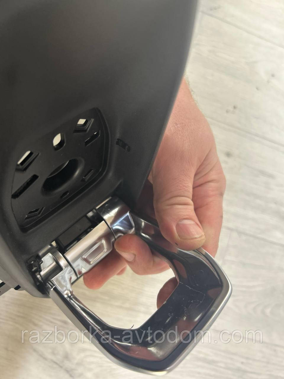 Ручка внутрішня передньої правої двері Jeep Frangler jl (18-24) OE:68282334ad Дефект: нікльованої частини