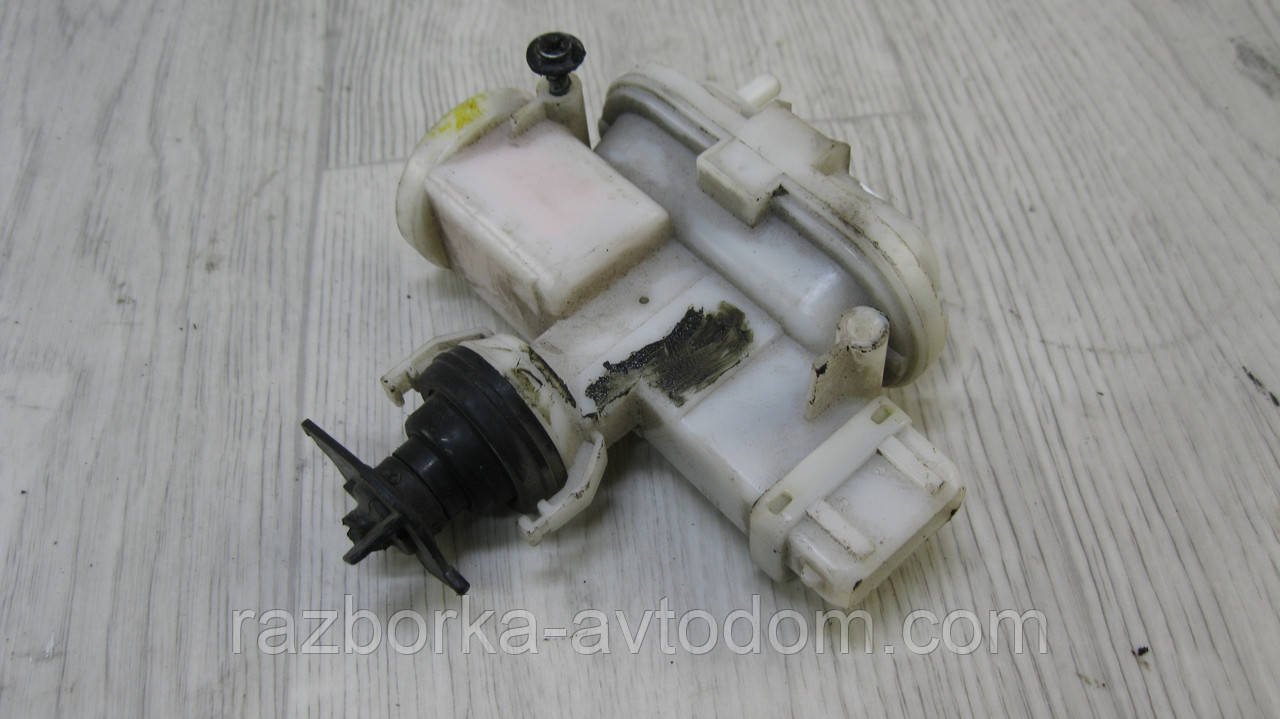 Активатор (привод) замка дверей VW Passat B3 (1988-1993) OE: 357862153
