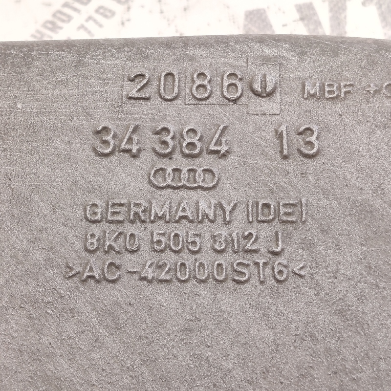 Ричаг підвіски Audi A4 B8 07-15 2.0D задній нижній правий