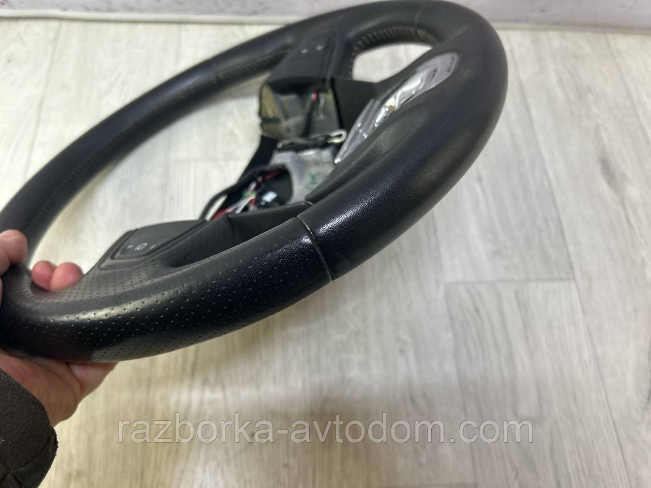 Кермо під (Airbag) Renault Scenic 3, Grand Scenic 3 (13-), Megane 3 OE:484003771r