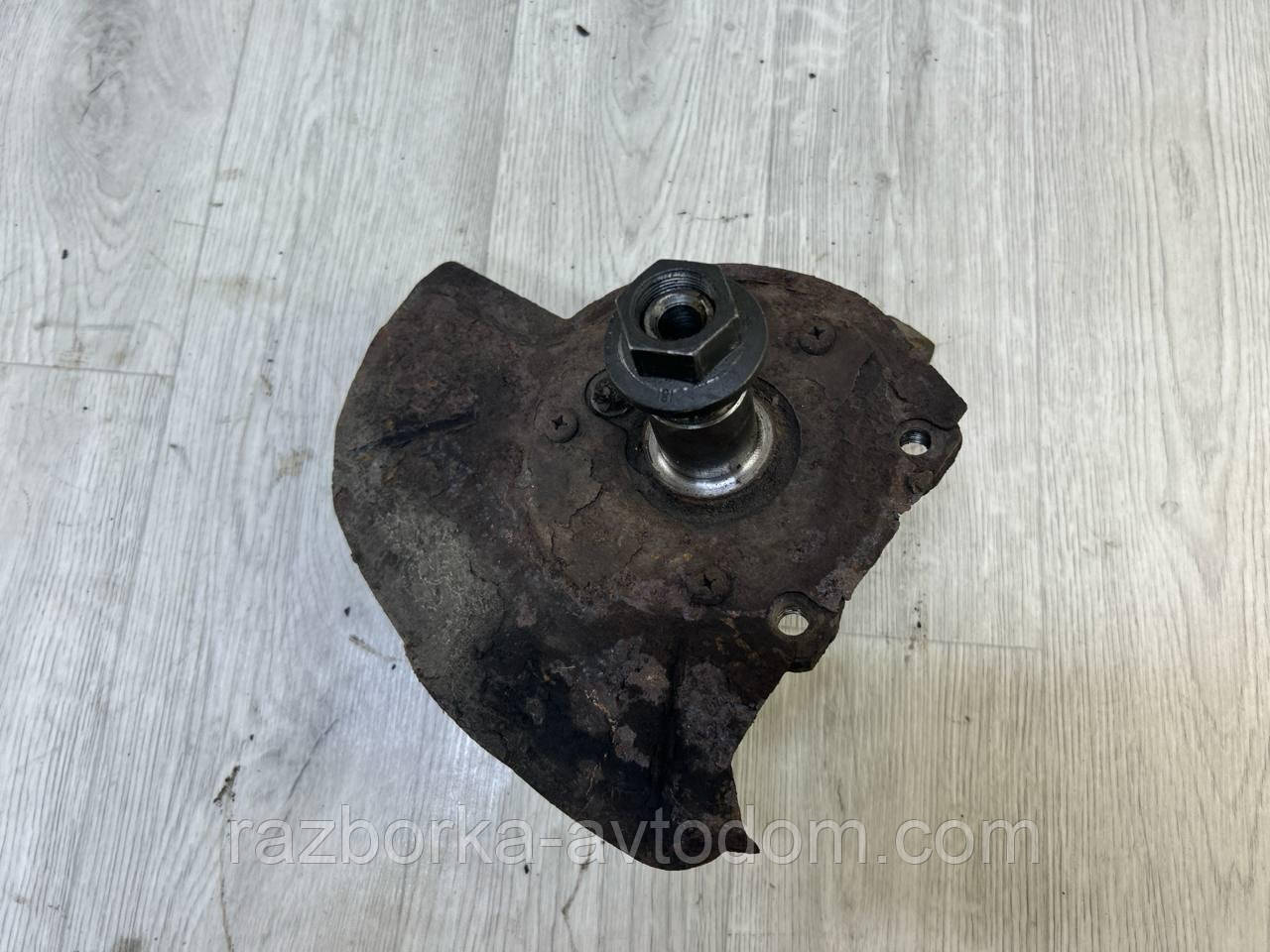 Цапфа, поворотний кулак передній правий Opel Omega B (93-03) OE:90445667