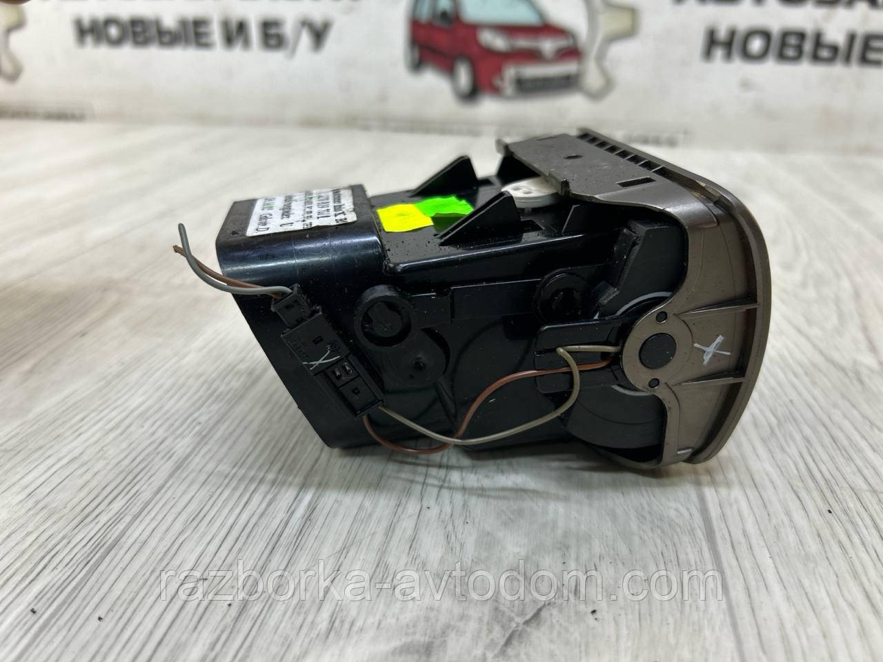 Повітропровід/дефлектор обігріву салону лівий SKODA Superb 1 (02-08) OE:3u0819701