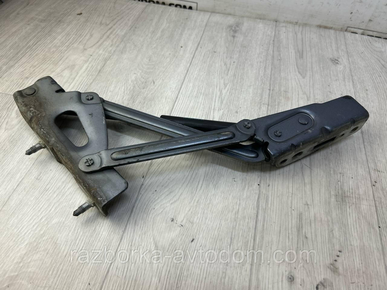 Петля кришки багажника права з амортизатором PEUGEOT 407 (04-10) OE: 861394