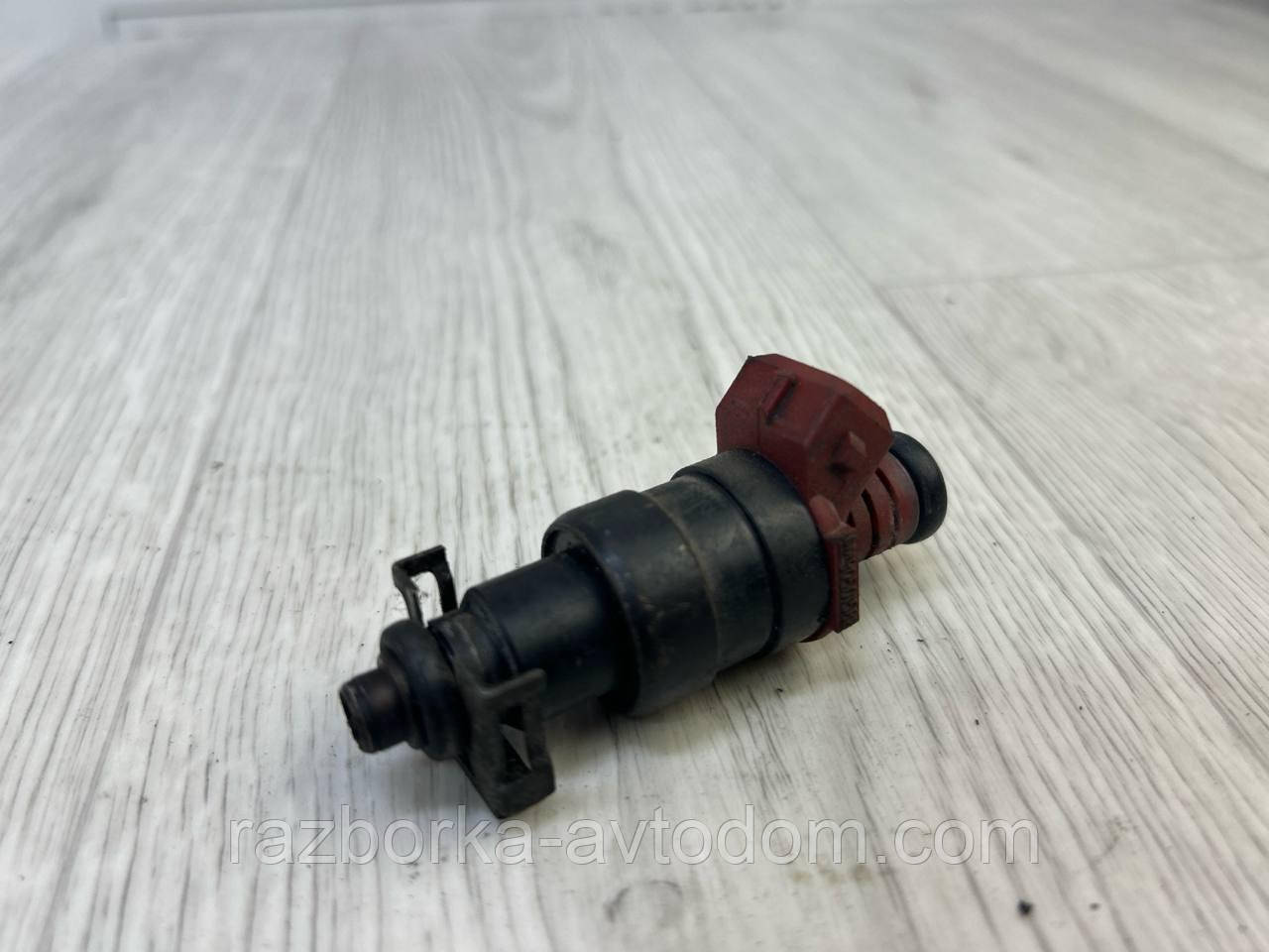 Форсунка бензинова 1.8i, 2.0i Opel Astra G, Omega B, Vectra B OE:5wk90761, 90501588