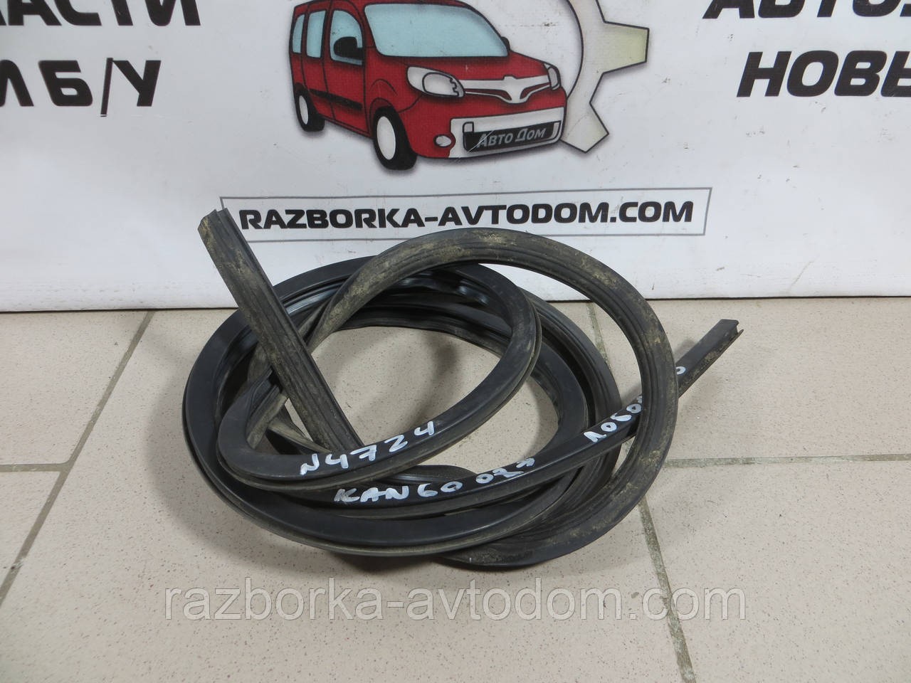 Щільна гумка лобового скла Renault Kangoo (2008-2013) OE: 8200425923