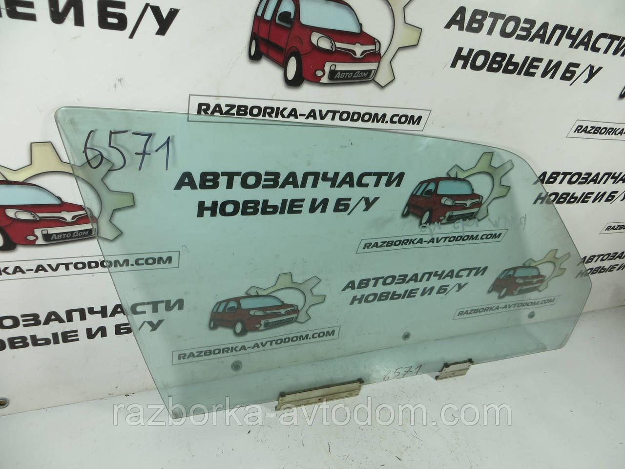 Скло передніх правих дверей 2 дверцята BMW 3 E30 (1983-1993) ОЕ: 51 32 1 961 708