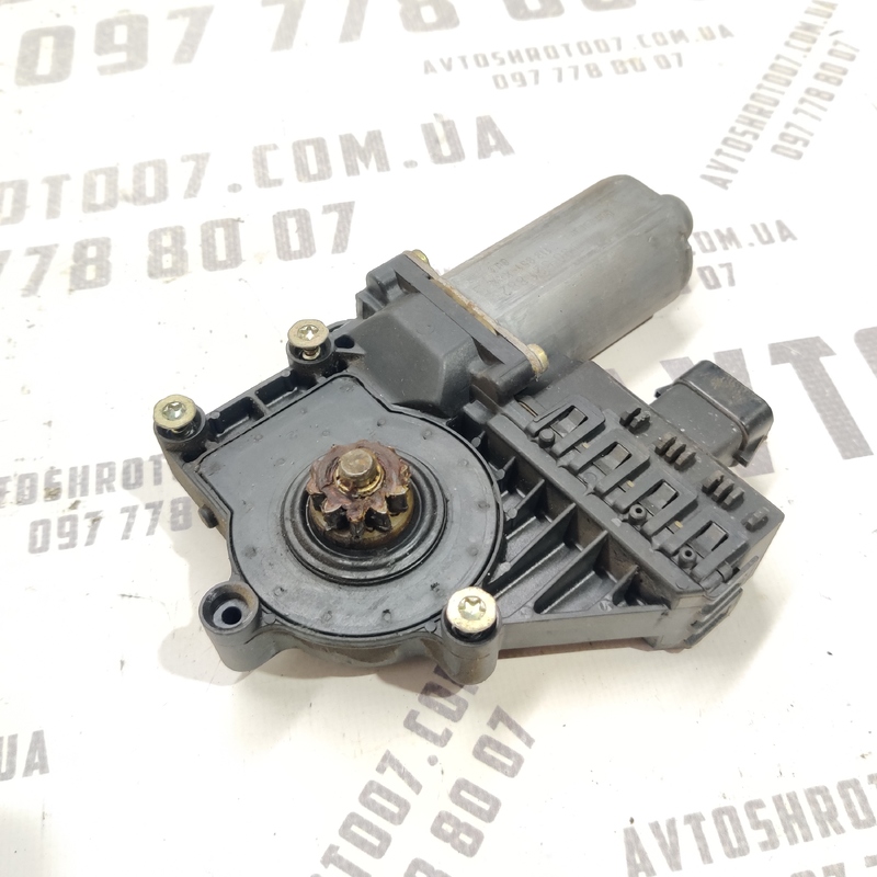 Мотор склопідіймача пер. правий Opel Astra G (97-04) 2.0D