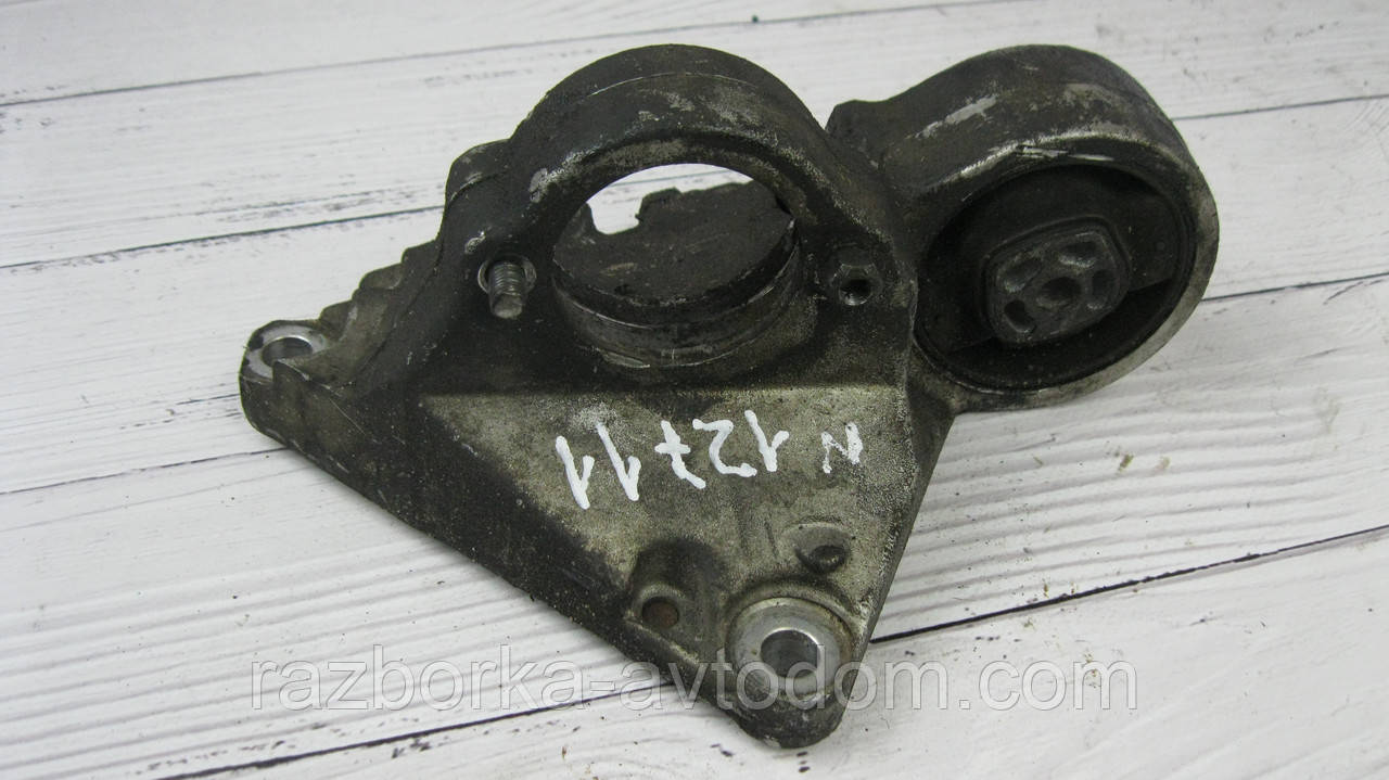 Кронштейн напівосьи Peugeot 406 (1995-2004), Citroen C5 (2004-2008) OE:9630604480