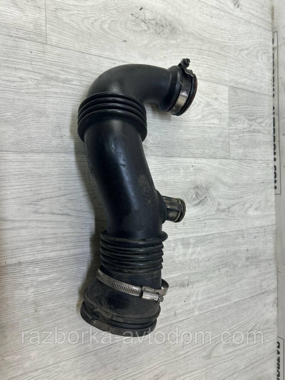 Патрубок повітряного фільтра 1.6HDI Citroen Berlingo (03-), C2, C3, C4, C5, XSARA PICASSO OE:9656953680