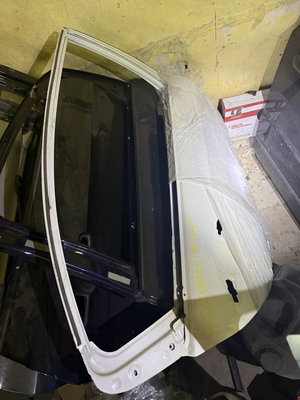 Двері Honda Accord