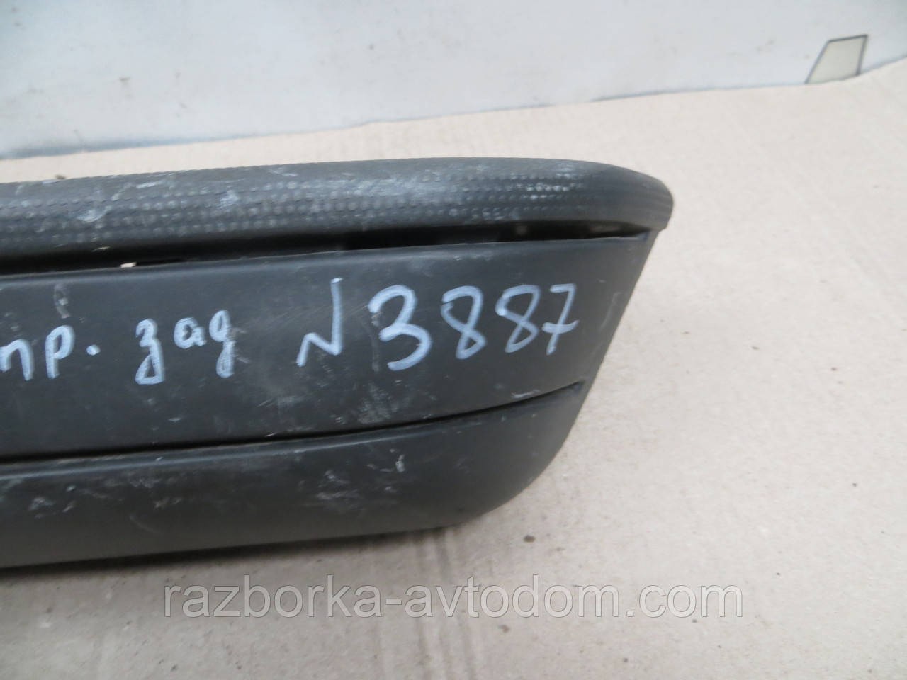 Ручка Alfa Romeo 33 83-95 задня права внутр OEM 1124088