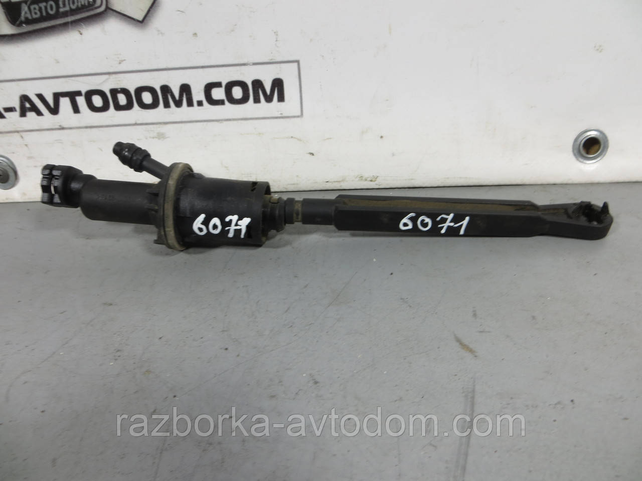 Головний циліндр зчеплення Peugeot 307 (2001-2008) ОЕ: 218282