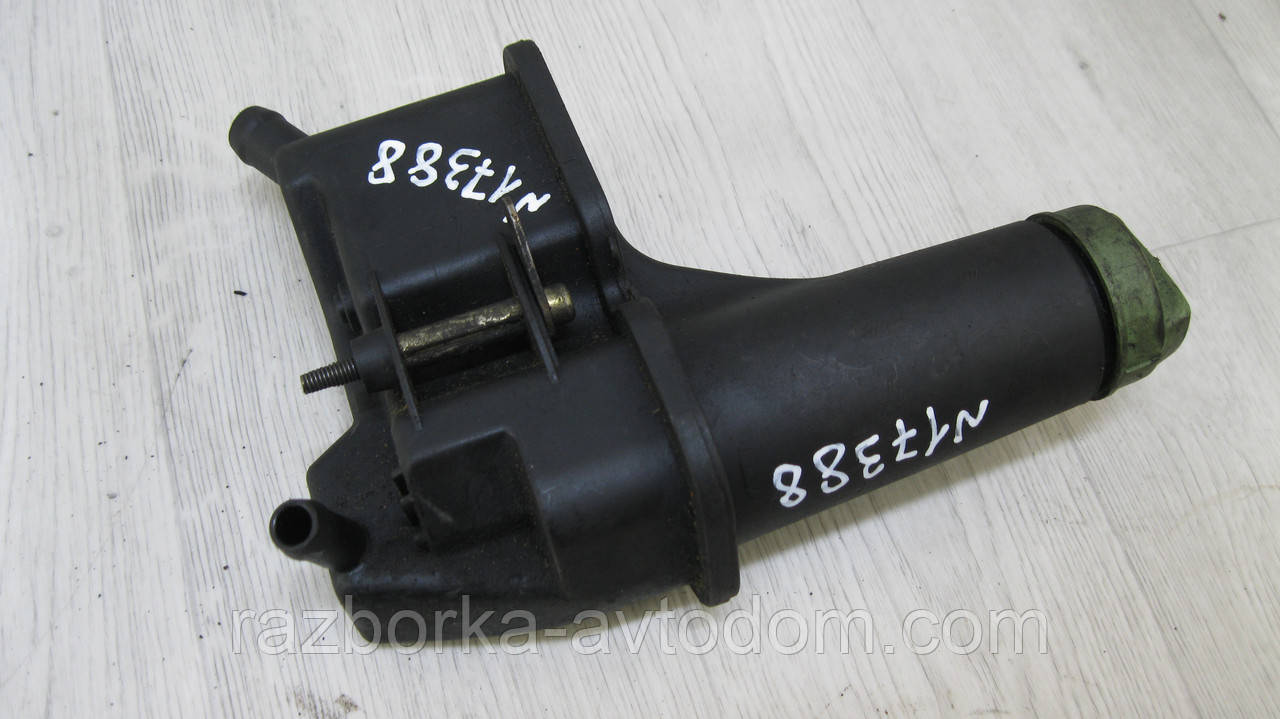 Бачок насоса ГУР VW Lt28-46 (1996-2006) OE: 2D0422371